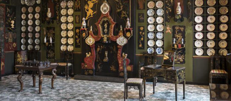 L’appartement que Victor Hugo loua de 1832 à 1848, au 6, place Royale (devenue place des Vosges) est aménagé de façon à vous faire parcourir sa vie, en évoquant ses écrits, à travers ses meubles, objets et œuvres d’art...